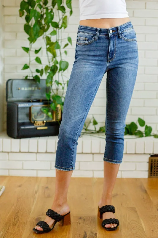 Paxton Mid Rise Capris In Blue